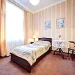 Retro Apartment *